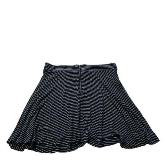 SO Lot of 2 Flowy Summer Spring Skirts Multiple Patterns Juniors Size Large - Picture 2 of 7